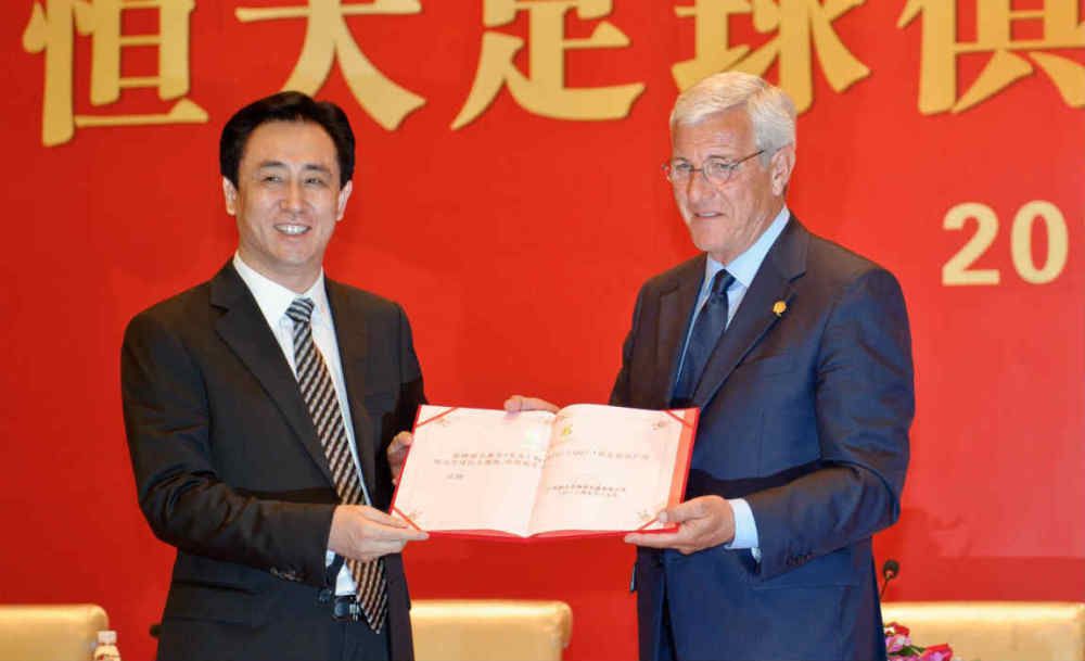 《血溅鸳鸯楼》打虎英雄武松醉打蒋门神，却与张团练结仇。张团练撮合武松进张都监账下，决心交友；张都监也操纵丫环玉兰撮合武松，武松不明其究，被宠若惊，却被两人蒙骗，误伤豪杰牛通。得知本相的武松欲分开，又被栽赃偷盗。玉兰为救武松，魂断飞云浦。武松返回鸳鸯楼，手刃敌人，从此走上另外一条江湖路。